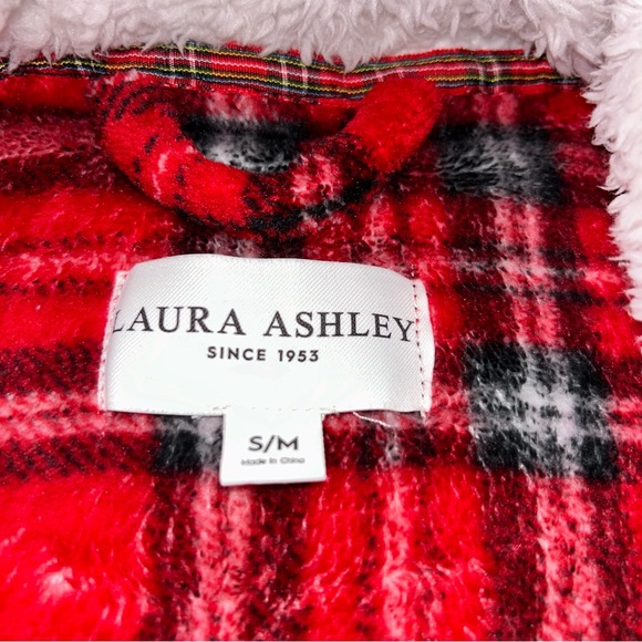 🚨Laura Ashley Robe❤️ - Picture 6 of 6